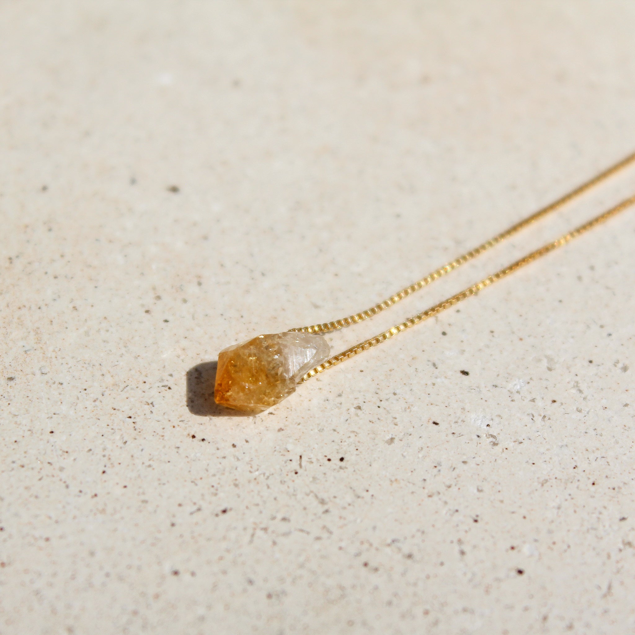 LITTLE TOTEM NECKLACE - CITRINE (GOLD PLATED)