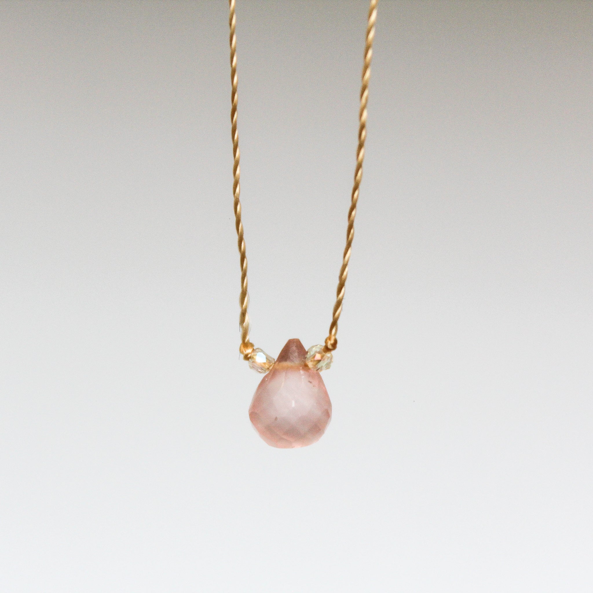 THREAD NECKLACE - ROSE QUARTZ