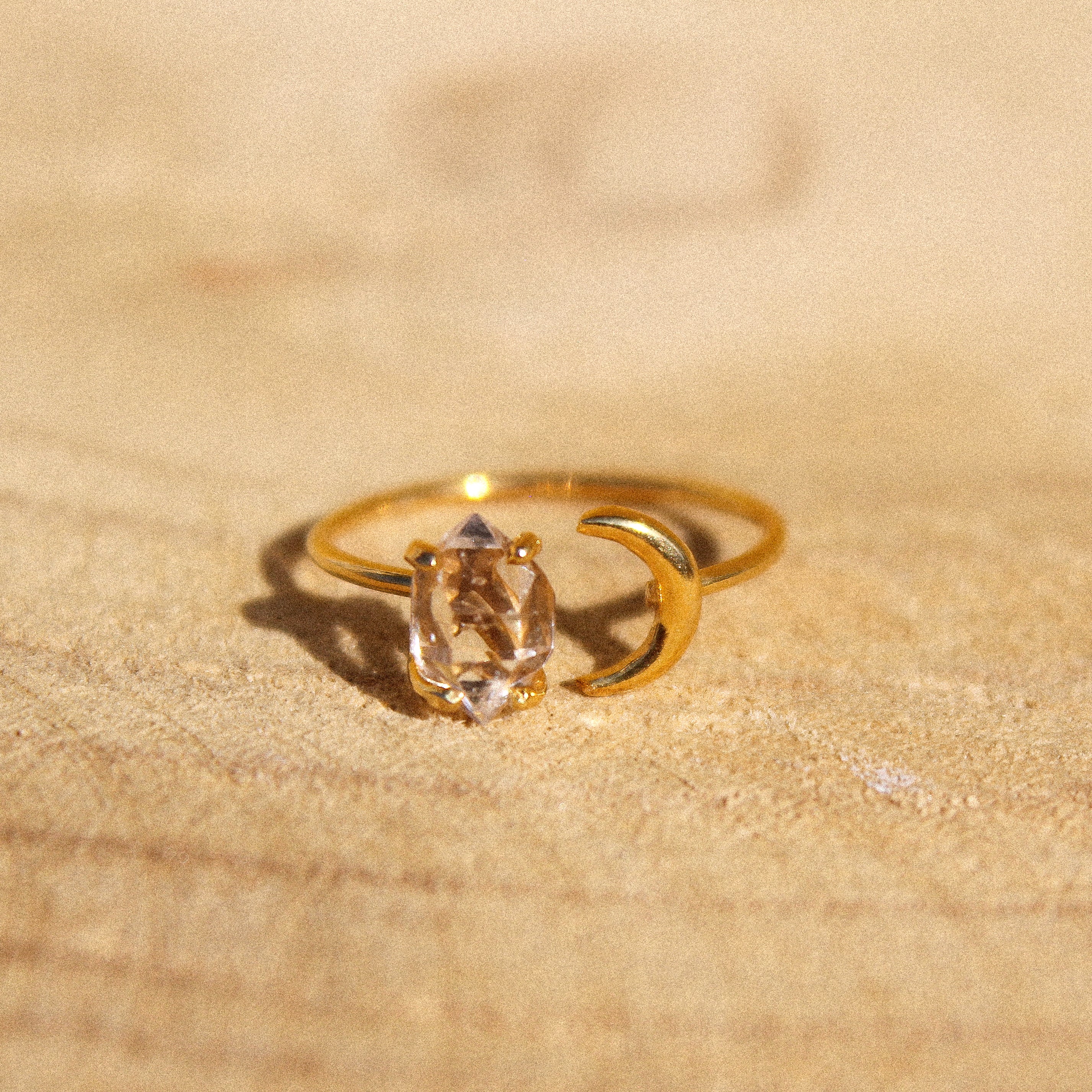 HALF MOON THIN RING HERKIMER (GOLD PLATED)